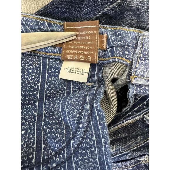 Paige Blue 5 Pocket Design Faded Wash High Rise Bootcut Jeans Size 31 - Picture 4 of 11